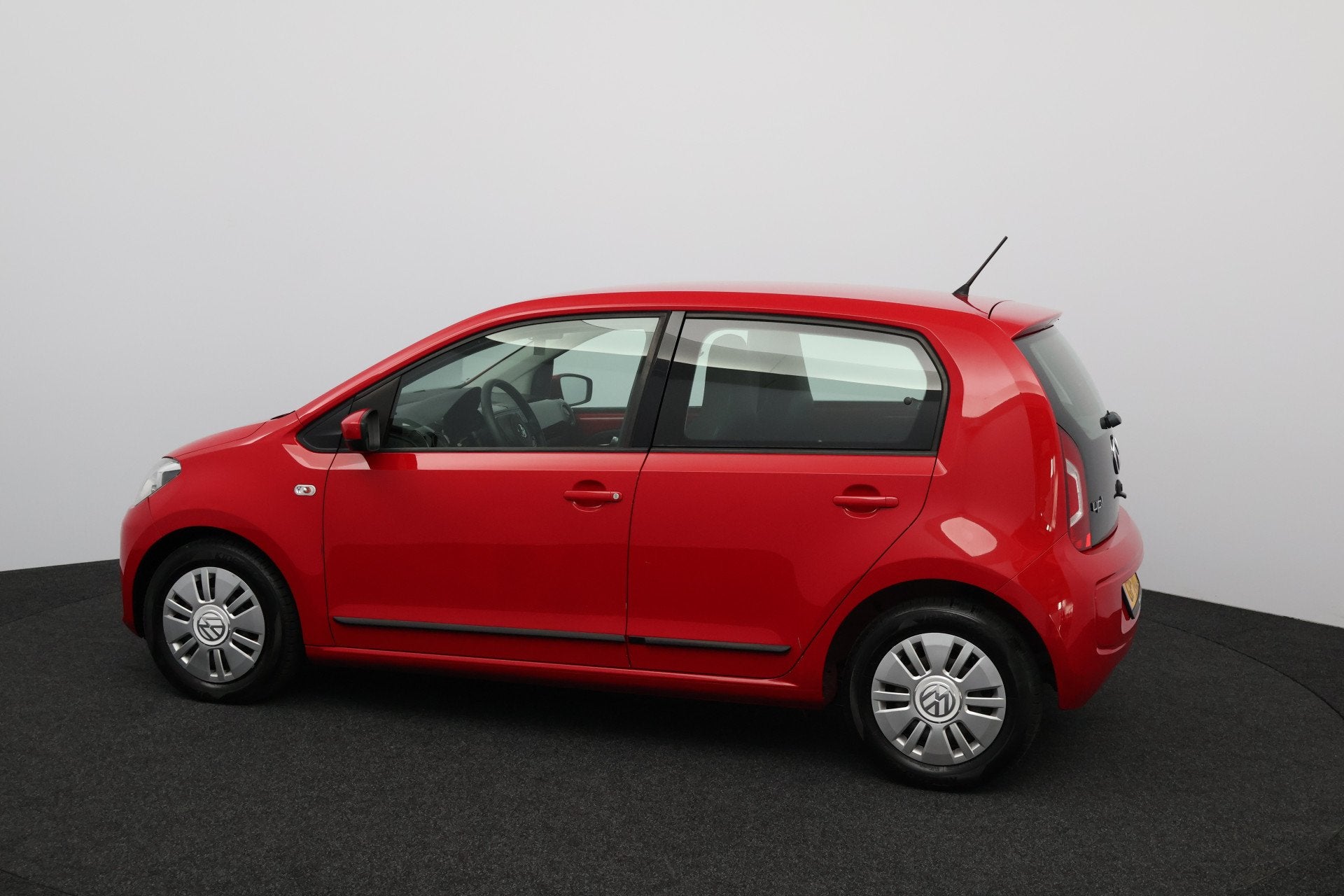 Volkswagen up! 1.0 move up! BlueMotion/ Airco!/ 5-DRS/ Radio, Voorwielaandrijving, Stof, Gebruikt, 840 kg