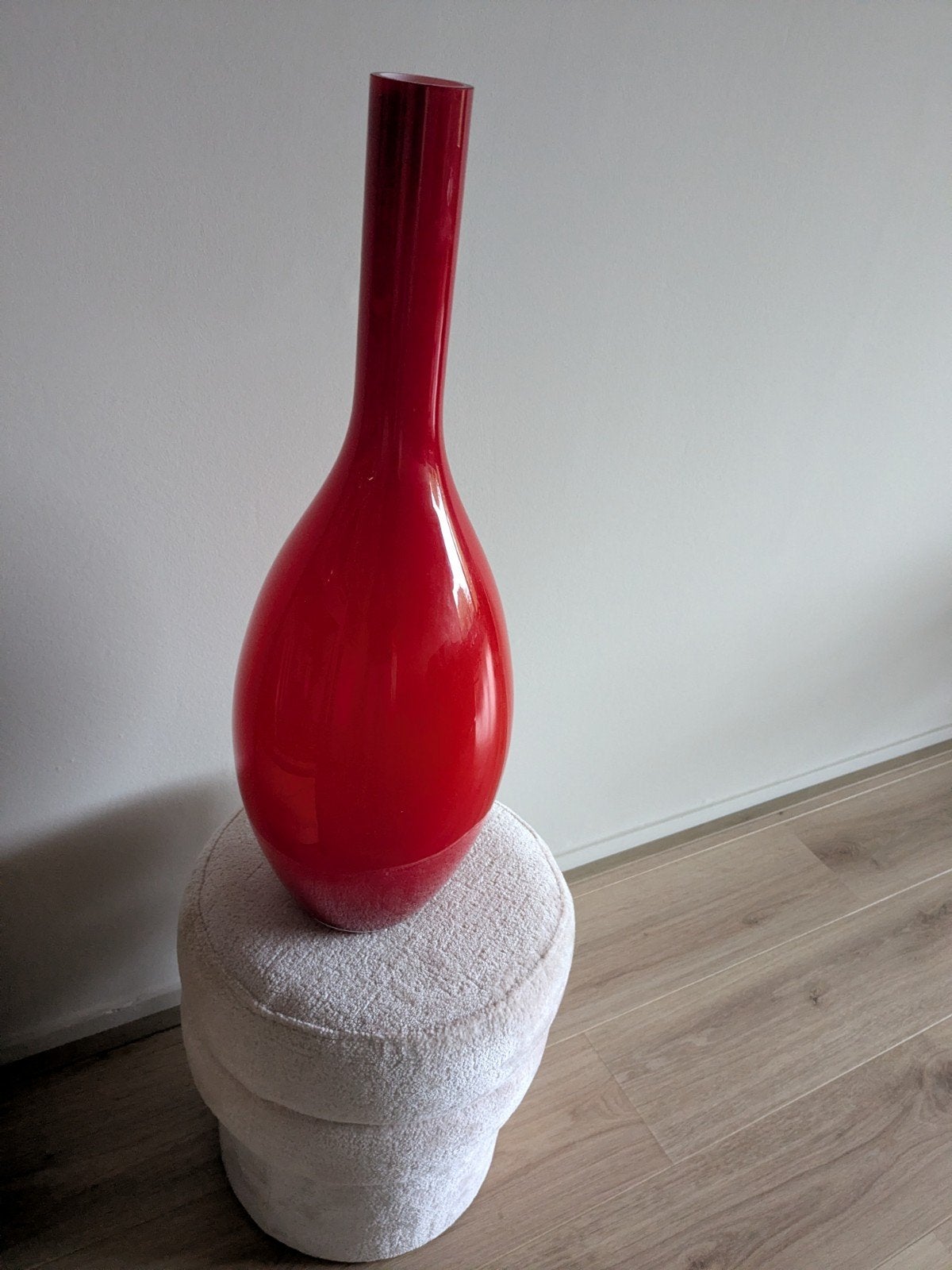 Grote rode glazen vaas - Decoratief en modern, Ophalen
