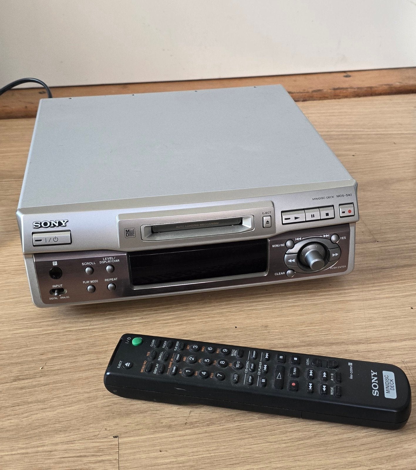 Sony MDS-S40 Minidisc Deck - Zonder afstandsbediening, Audio, Tv en Foto, Walkmans, Discmans en Minidiscspelers, Ophalen, Minidisc-recorder