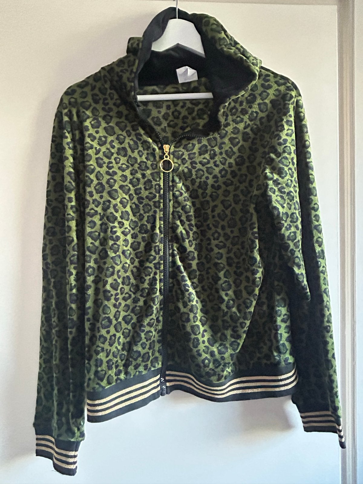 Trainingspak van Patty Brard - Groen Luipaardprint Maat M, Maat 38/40 (M), Ophalen of Verzenden, Zo goed als nieuw, Lang