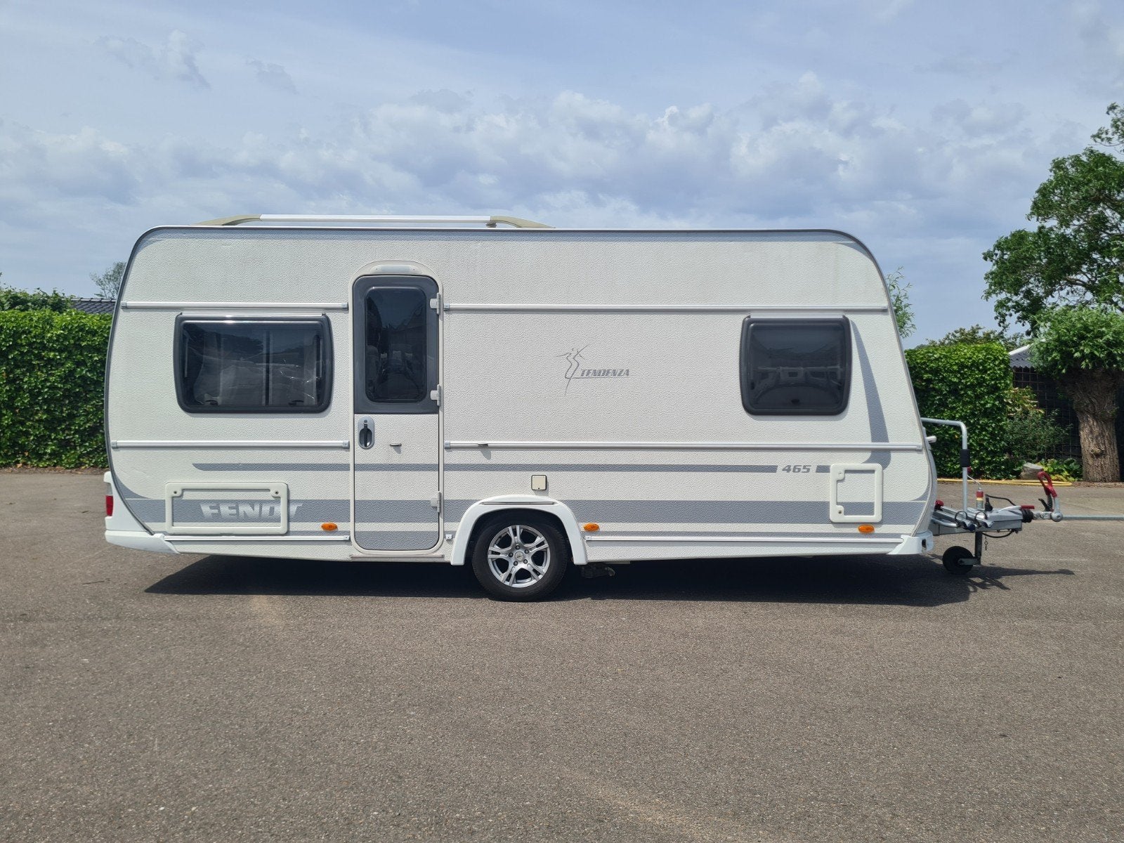 Fendt Tendenza 465 SFB ( incl. stallingsmogelijkheid ), Caravans en Kamperen, Caravans, Rondzit, Frans bed, Bedrijf, Schokbreker