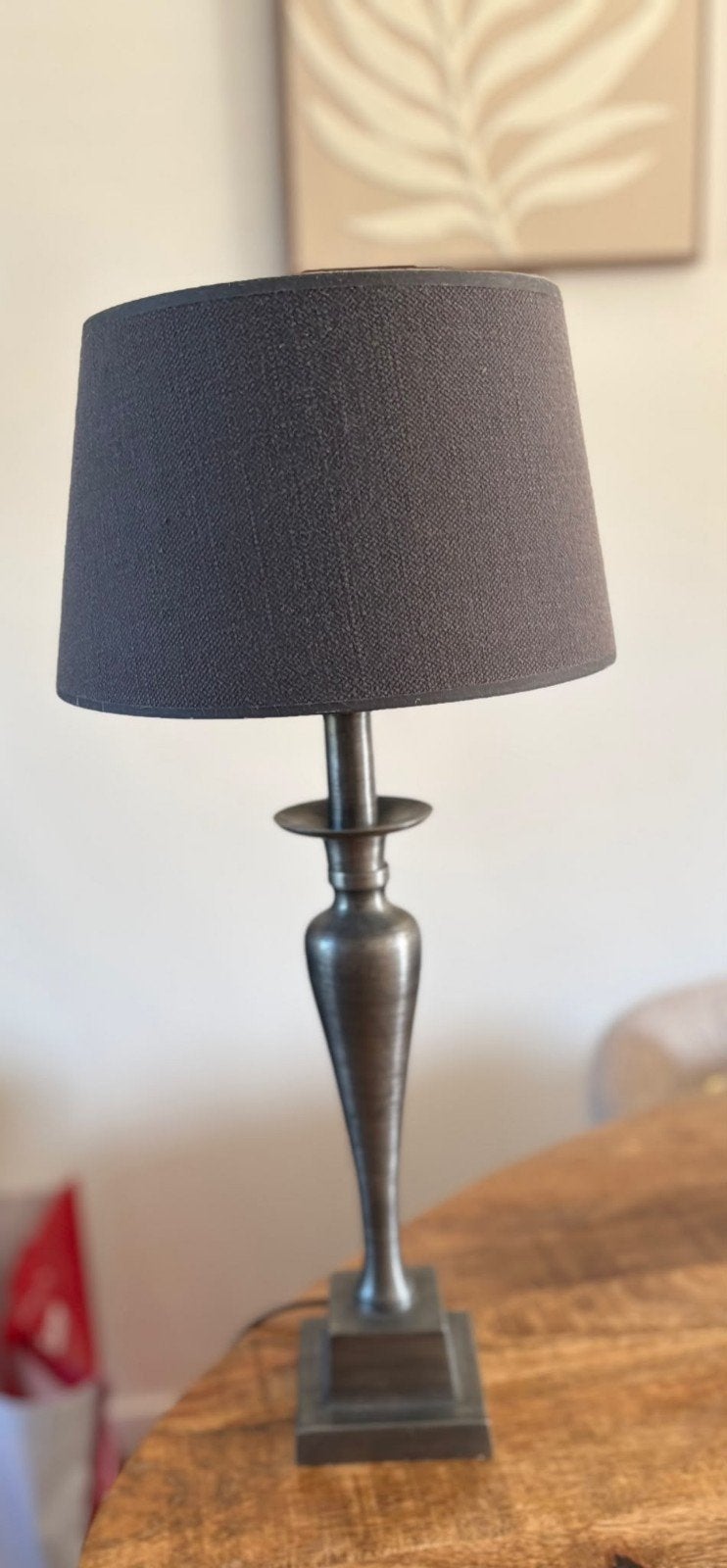 Stijlvolle tafellamp met donkere kap, Huis en Inrichting, Ophalen, Met schakelaar, Zwart, Textiel