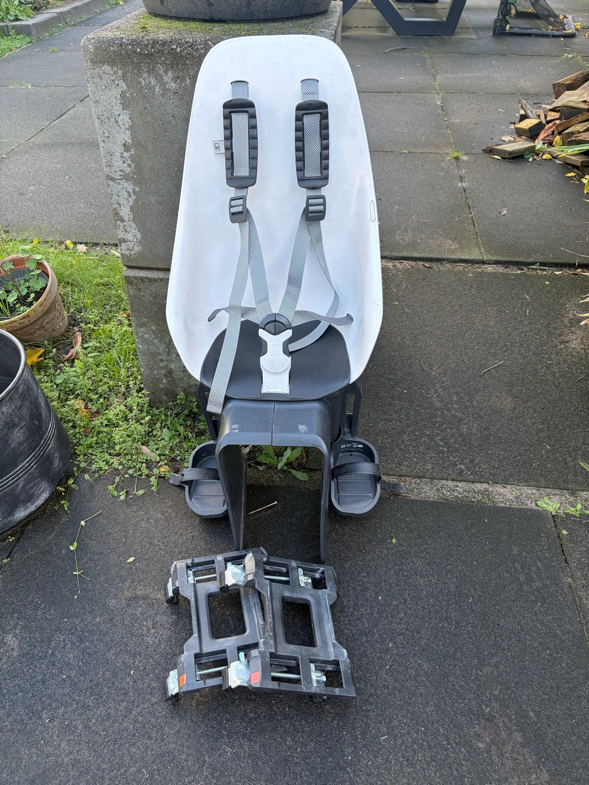 Urban Iki Achterzitje - Wit/Zwart, Ophalen, Achterzitje, 9 t/m 36 kg, Gebruikt