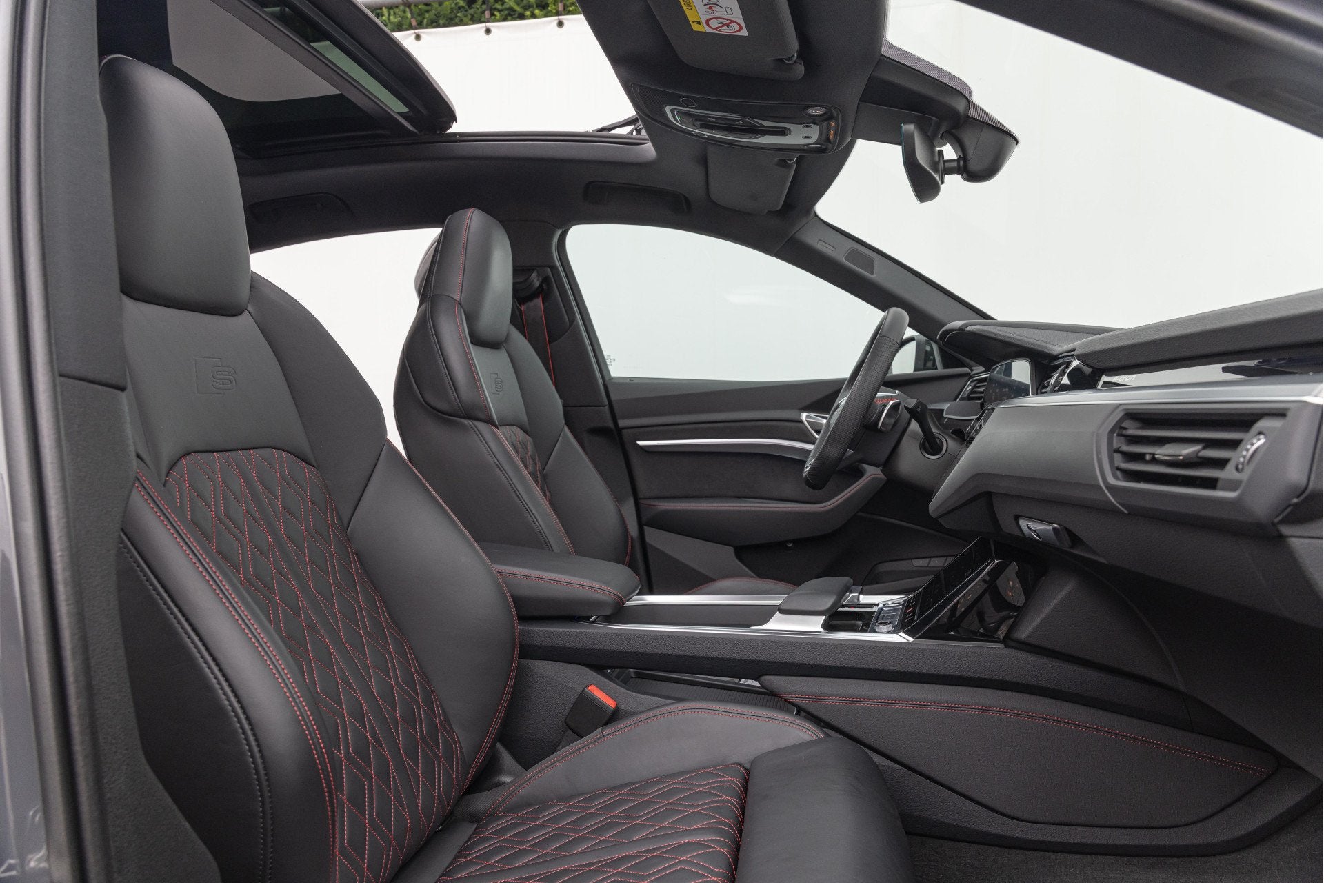 Audi Q8 Sportback e-tron 55 Quattro 408pk Pano S-stoelen Mat, Auto's, Automaat, Gebruikt, Vierwielaandrijving, 408 pk
