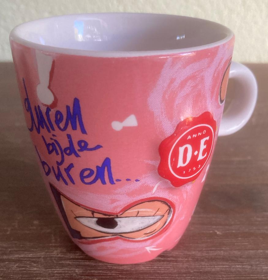 Douwe Egberts mok "Gluren bij de buren", Ophalen, Zo goed als nieuw, Overige stijlen, Kop(pen) en/of Schotel(s)