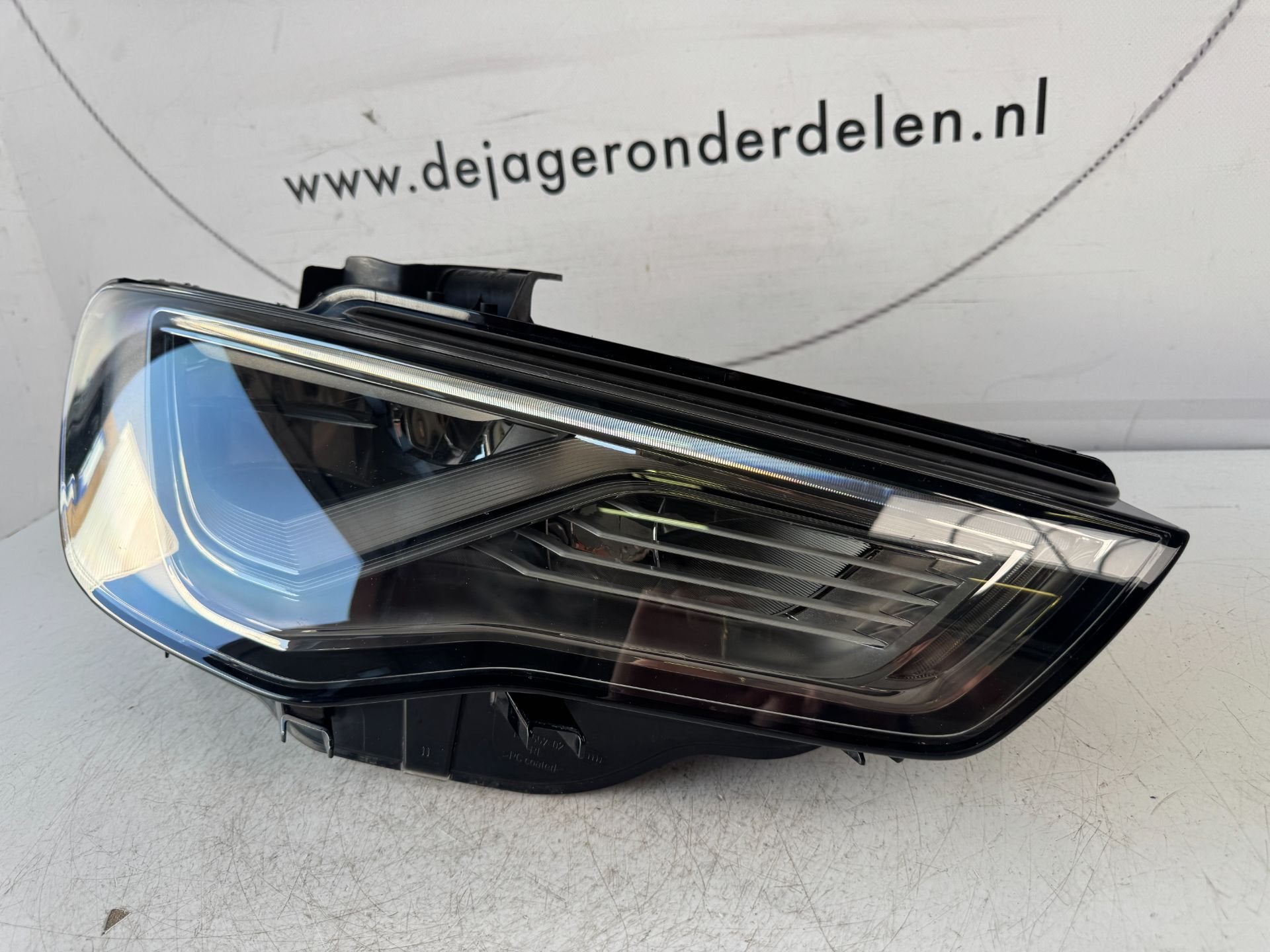 AUDI A3 8V KOPLAMP VOL LED KOPLAMP RECHTS 8V0941034, Gebruikt, AUDI AG, Auto-Union-Strasse 1
85045  Ingolstadt, DE, Kundenbetreuung@audi.de
