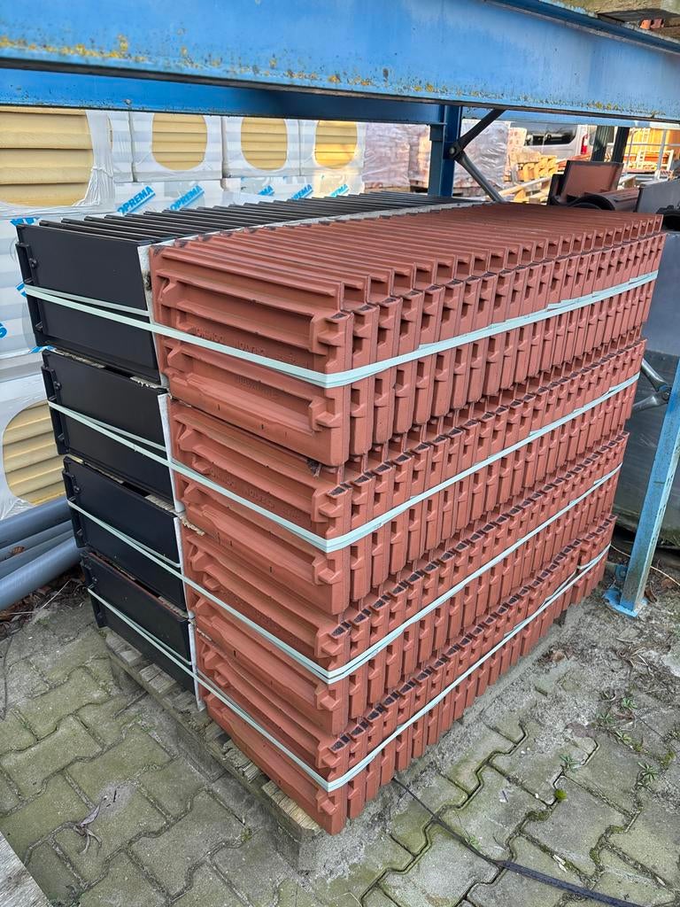 Nieuwe Dakpannen - domino mat zwart engobe, Doe-het-zelf en Verbouw, Dakpannen en Dakbedekking, Ophalen, Nieuw, 15 m² of meer