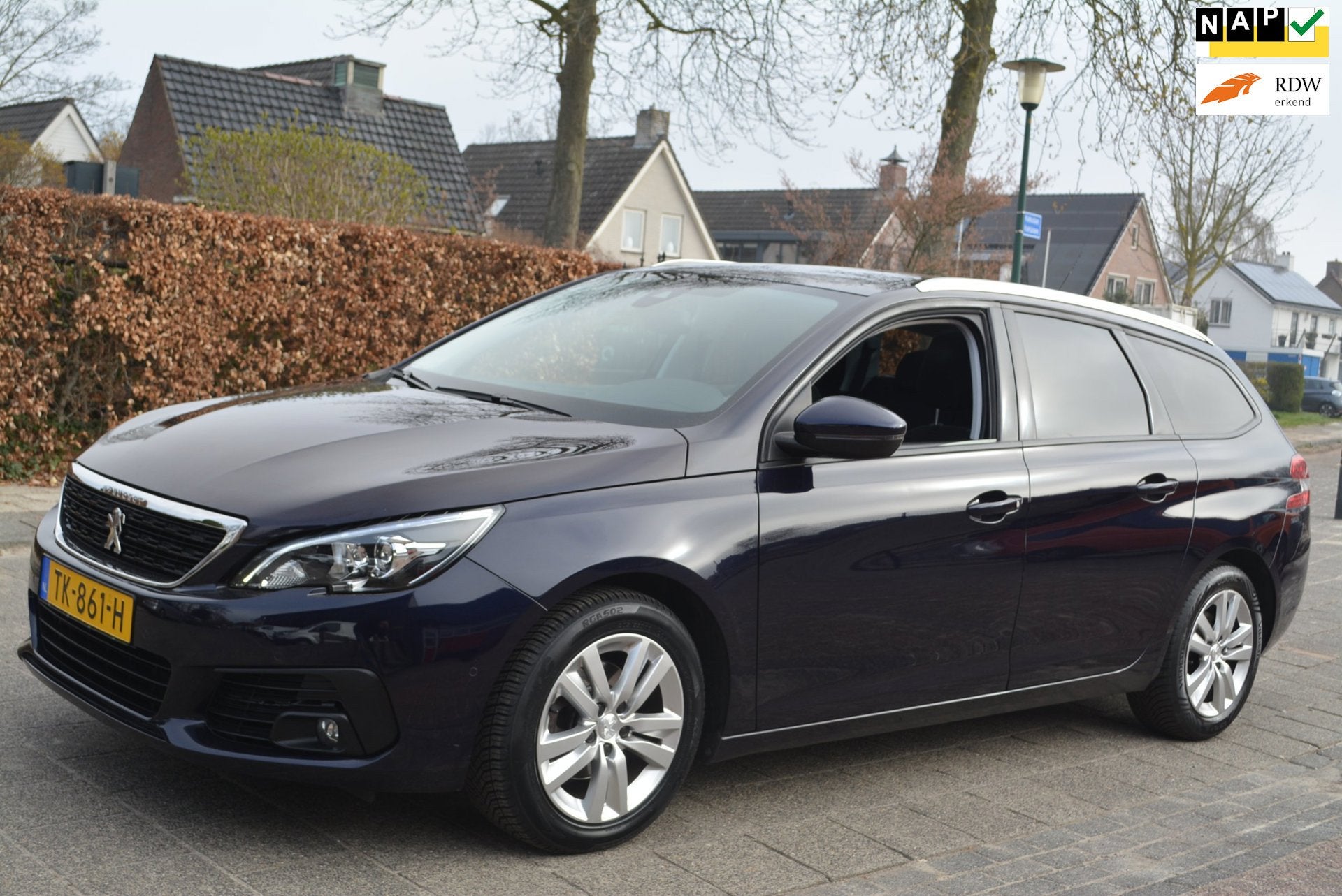 Peugeot 308 SW 1.2 PureTech Blue Executive, Voorwielaandrijving, Stof, Euro 6, 1199 cc