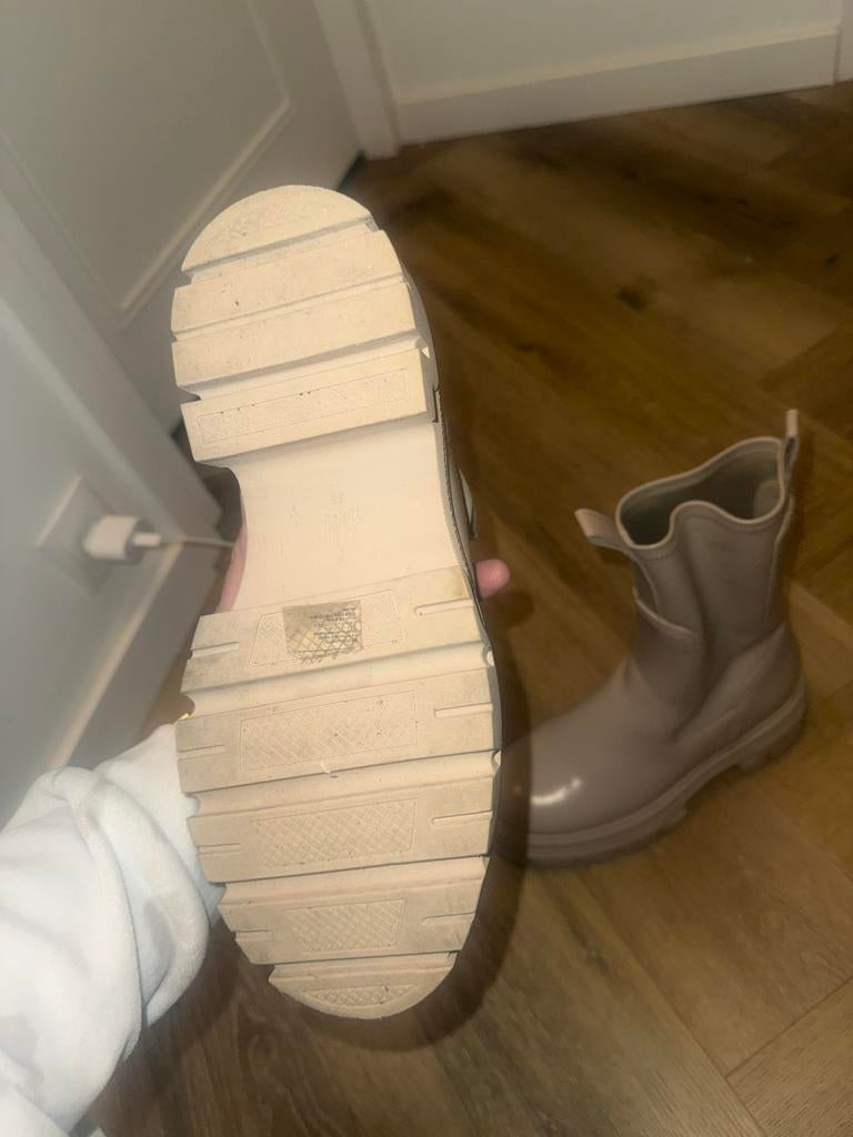 H&M beige laarzen maat 38 - Zo goed als nieuw, Ophalen of Verzenden, Zo goed als nieuw, Beige, Lage of Enkellaarzen
