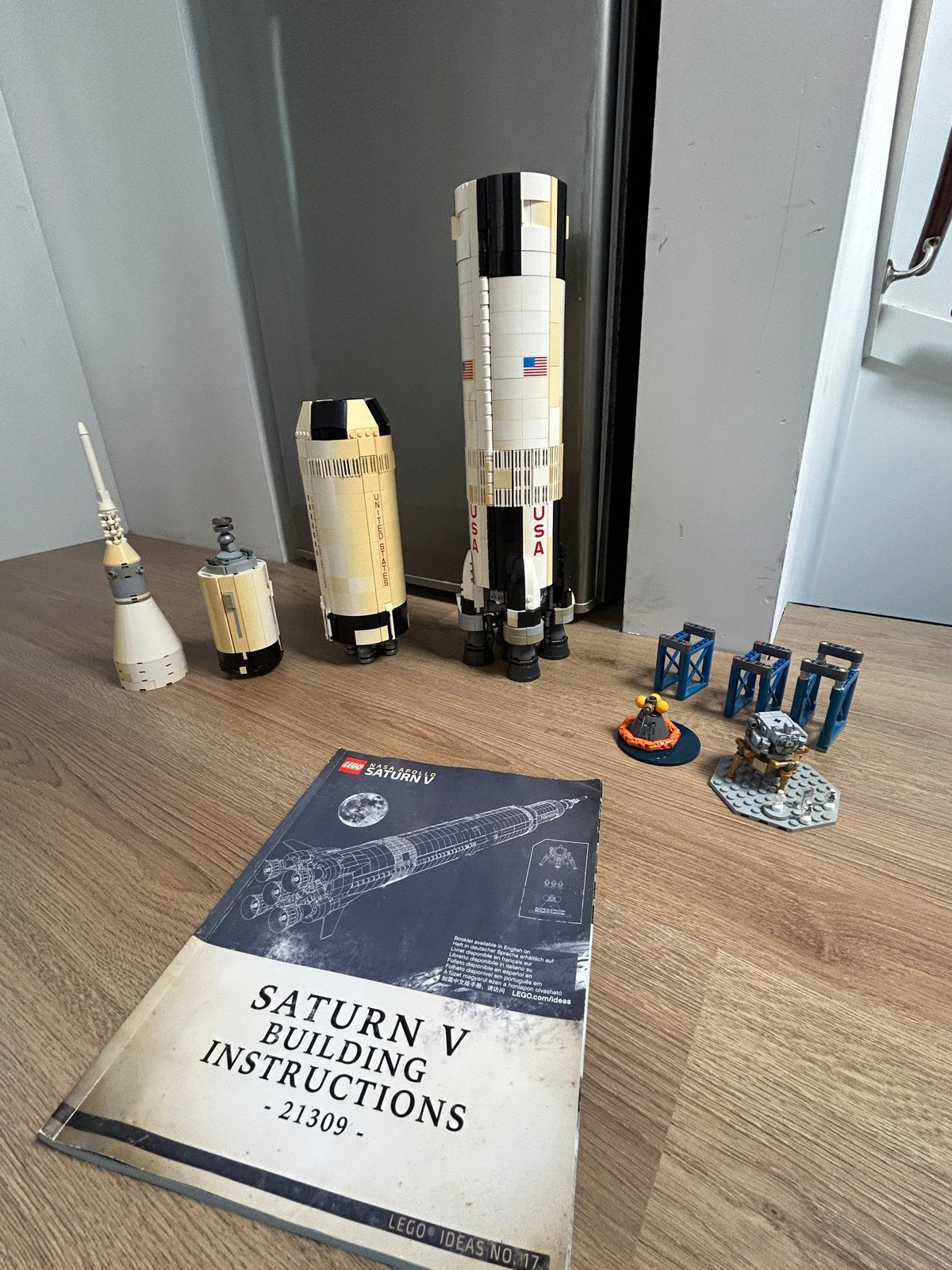 Lego Ideas 21309 NASA Apollo Saturn V, Gebruikt, Lego, Ophalen of Verzenden, Space