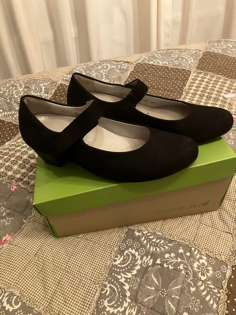 Zwarte Waldlaufer schoenen met klein blokhakje, Ophalen of Verzenden, Zo goed als nieuw, Zwart, Schoenen met lage hakken