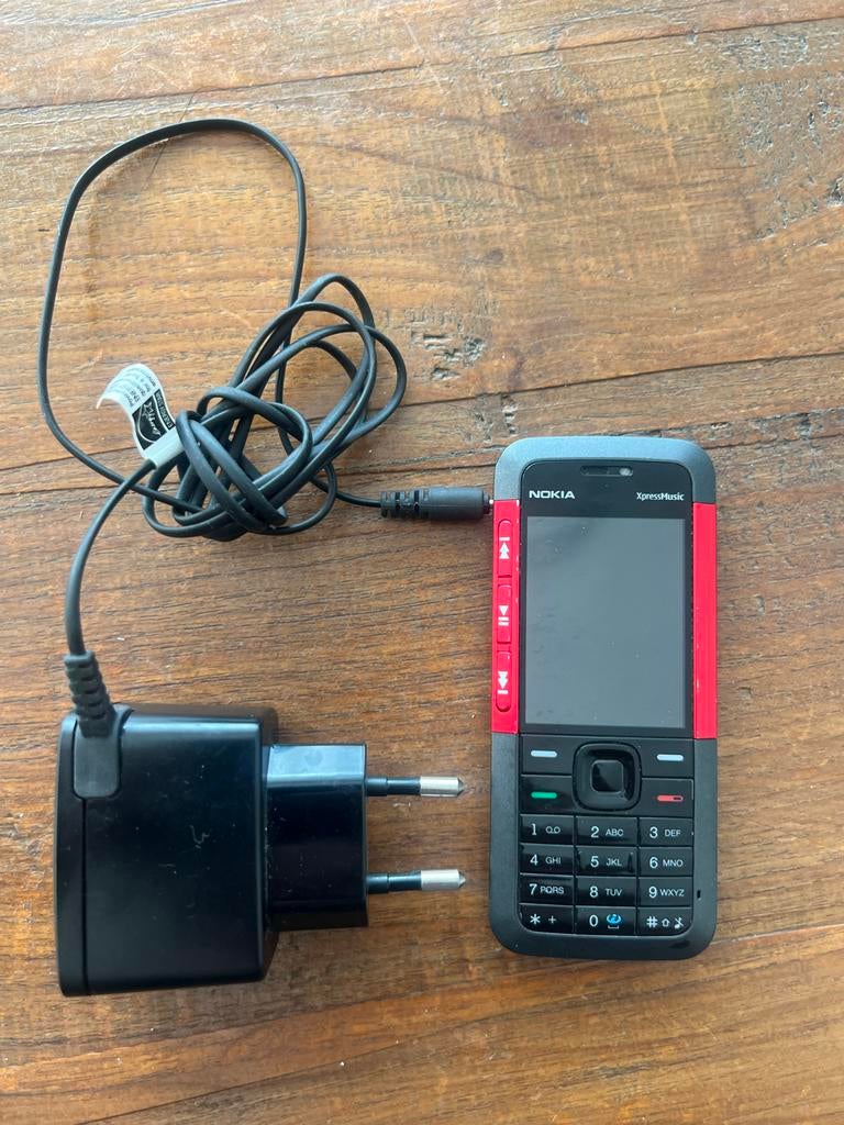 Nokia 5310 XpressMusic met oplader en audio adapter, Telecommunicatie, Mobiele telefoons | Nokia, Gebruikt, Zwart, Fysiek toetsenbord