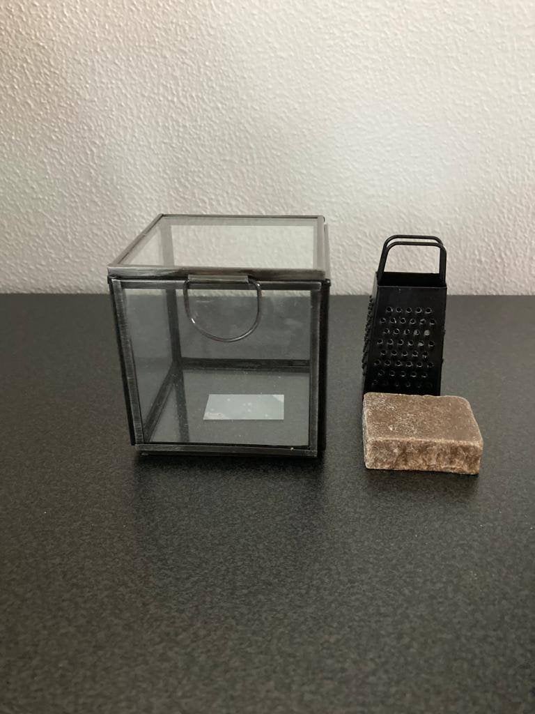 Deco set Amberblokje, mini rasp in box zwart of goud Nieuw!, Zwart, Nieuw, Ophalen of Verzenden, Metaal