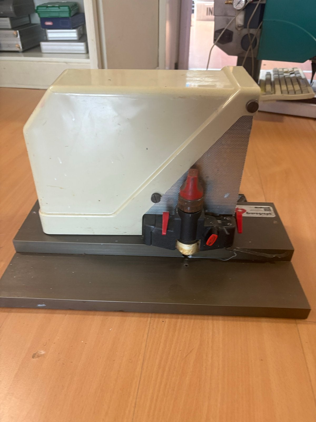 Gravograph freesmachine voor graveermateriaal, Ophalen, Gebruikt, Elektrisch, Overige soorten
