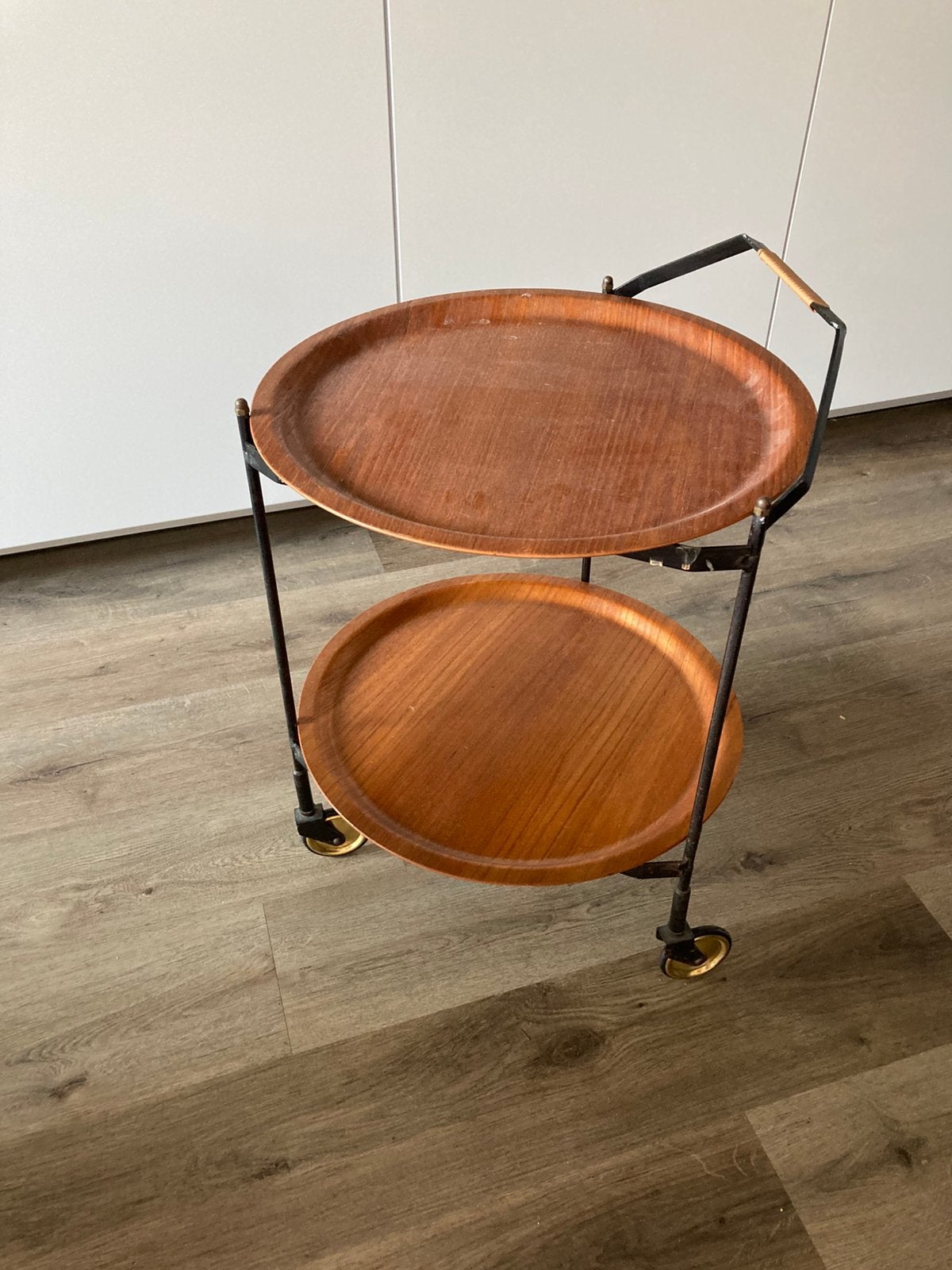 Vintage trolley, Huis en Inrichting, 45 tot 60 cm, Metaal of Aluminium, Ophalen of Verzenden, Zo goed als nieuw