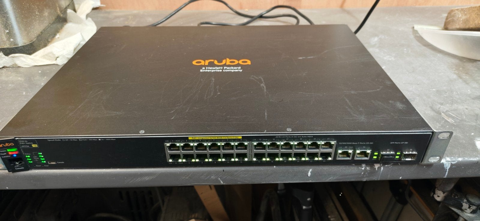 Aruba 2530-24 PoE+ Switch (J9779A) – 24 poorten, Computers en Software, Netwerk switches, Gebruikt, Hp, Hp, Ophalen of Verzenden