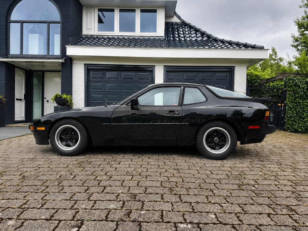 Porsche 944 2.5 Coupe 1983 Zwart, Auto's, Porsche, Achterwielaandrijving, 4 cilinders, Zwart, 1200 kg