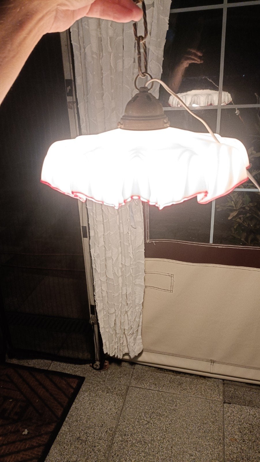 Antieke Deense Melkglazen Plafondlamp met Roze Rand, Antiek en Kunst, Ophalen of Verzenden