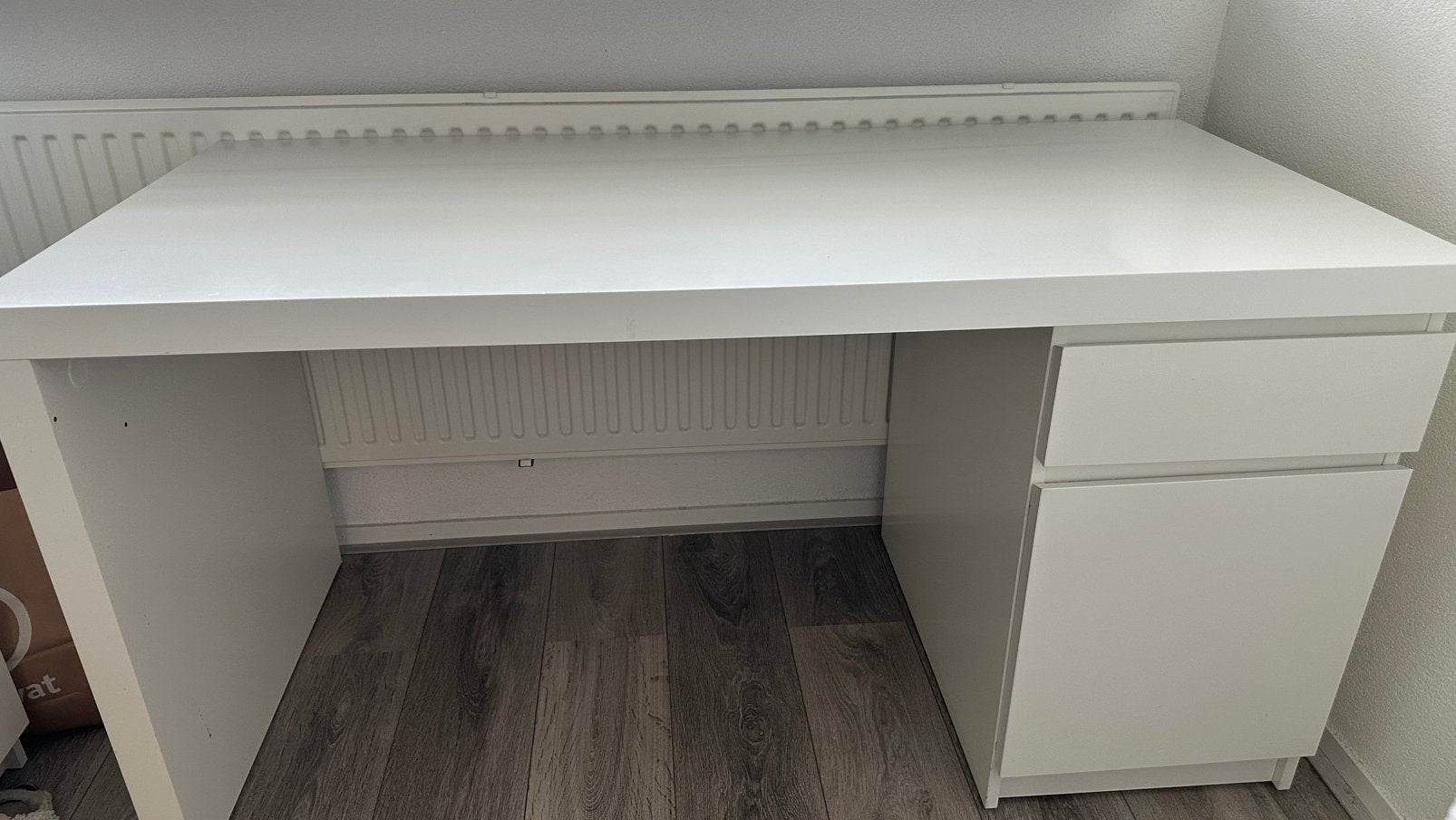 Bureau MALM Ikea, Ophalen of Verzenden, Zo goed als nieuw