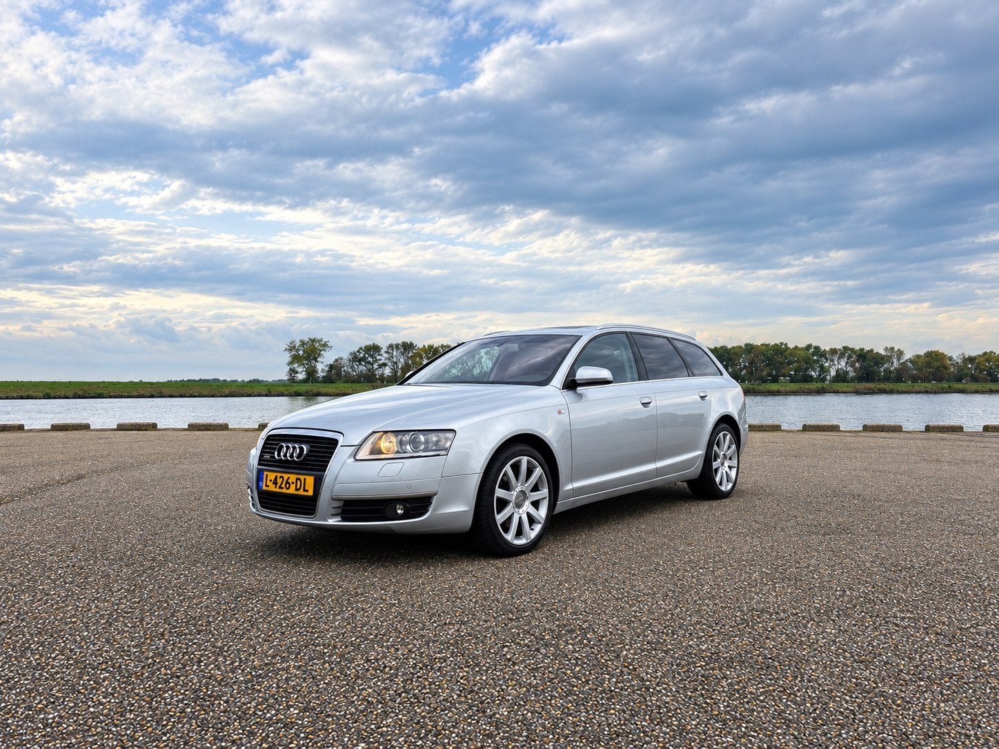 Audi A6 Avant 3.2 FSi quattro (bj 2006, automaat), Auto's, Automaat, Automatische klimaatregeling, Gebruikt, Zwart