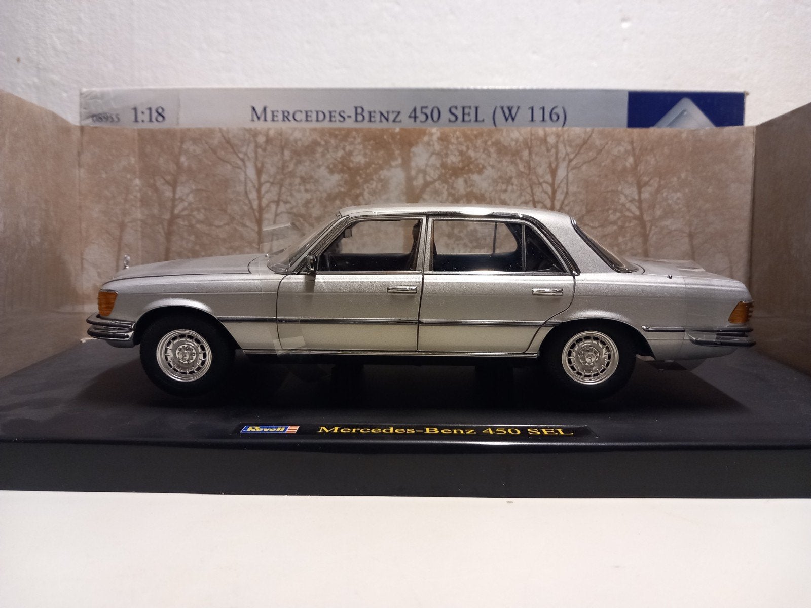 Mercedes Benz 450 SEL W116 zilver Revell Rare metal 1:18 KRD, Hobby en Vrije tijd, Modelauto's | 1:18, Ophalen of Verzenden, Zo goed als nieuw