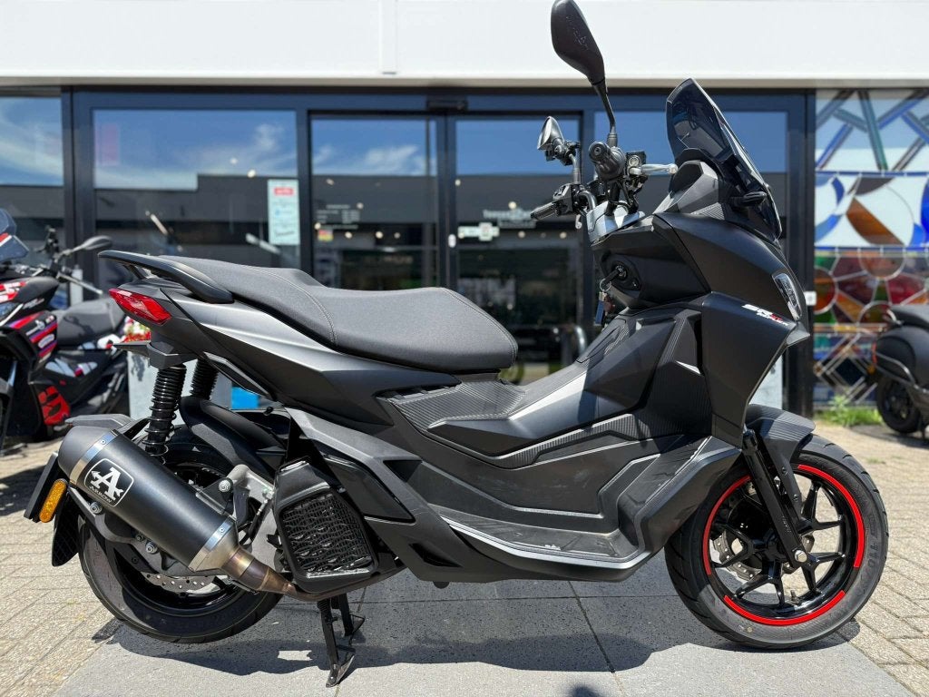 Aprilia SR GT 200cc, Motoren, Motoren | Aprilia, Niet ingevuld, Scooter, Occasion, Bedrijf
