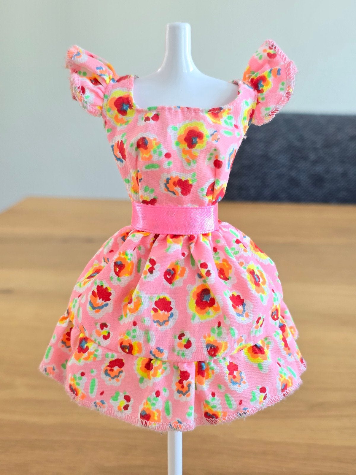 Prachtig jurkje voor Barbie, Ophalen of Verzenden, Gebruikt, Kleertjes