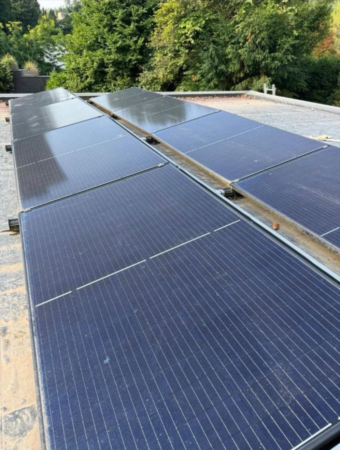 Complete set zonnepanelen SolarEdge en platdak constructie, Ophalen, Zo goed als nieuw