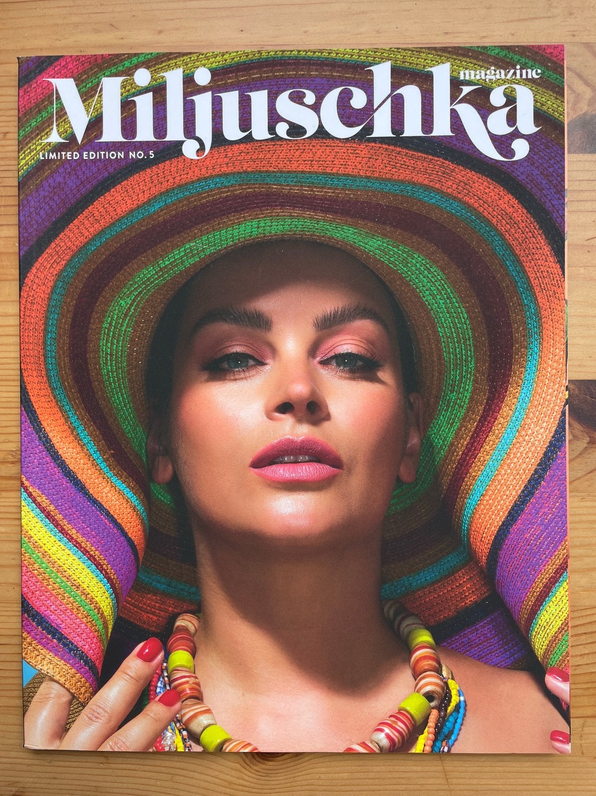 Miljuschka magazine no 5, Boeken, Ophalen, Zo goed als nieuw, Muziek, Film of Tv