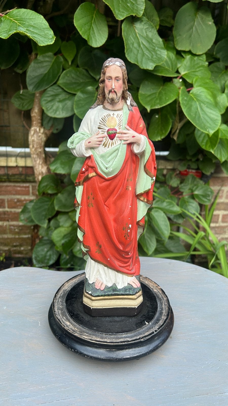 Antieke beelden van Jezus en Maria met glazen stolp, Ophalen