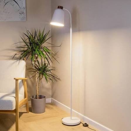 Gezocht staande lamp ( gratis ), Ophalen, Zo goed als nieuw, Metaal, 150 tot 200 cm