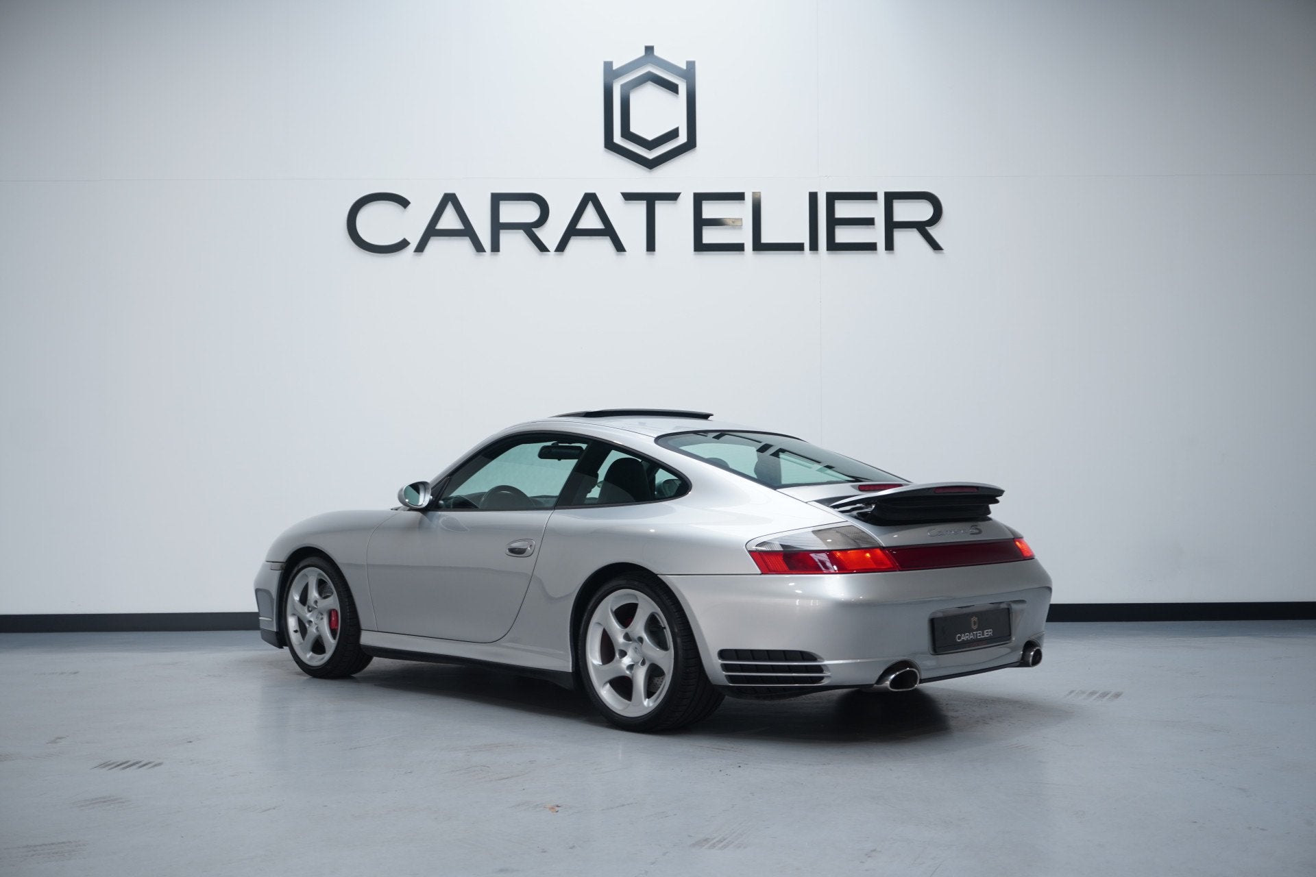 Porsche 911 3.6 Coupé Carrera 4S (bj 2004, automaat), Auto's, Automaat, 1525 kg, Gebruikt, Leder