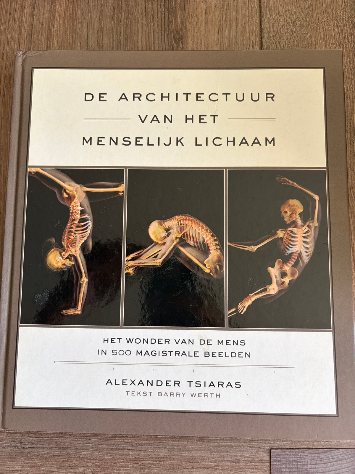 Boek De architectuur van het menselijk lichaam - A. Tsiaras, Ophalen of Verzenden, Zo goed als nieuw, Natuurwetenschap