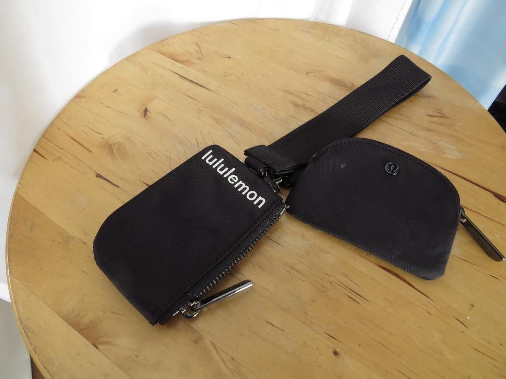 Zwarte LULULEMON  duo Pouch Wristlet wallet , Ophalen of Verzenden, Gebruikt, Zwart, Overige merken
