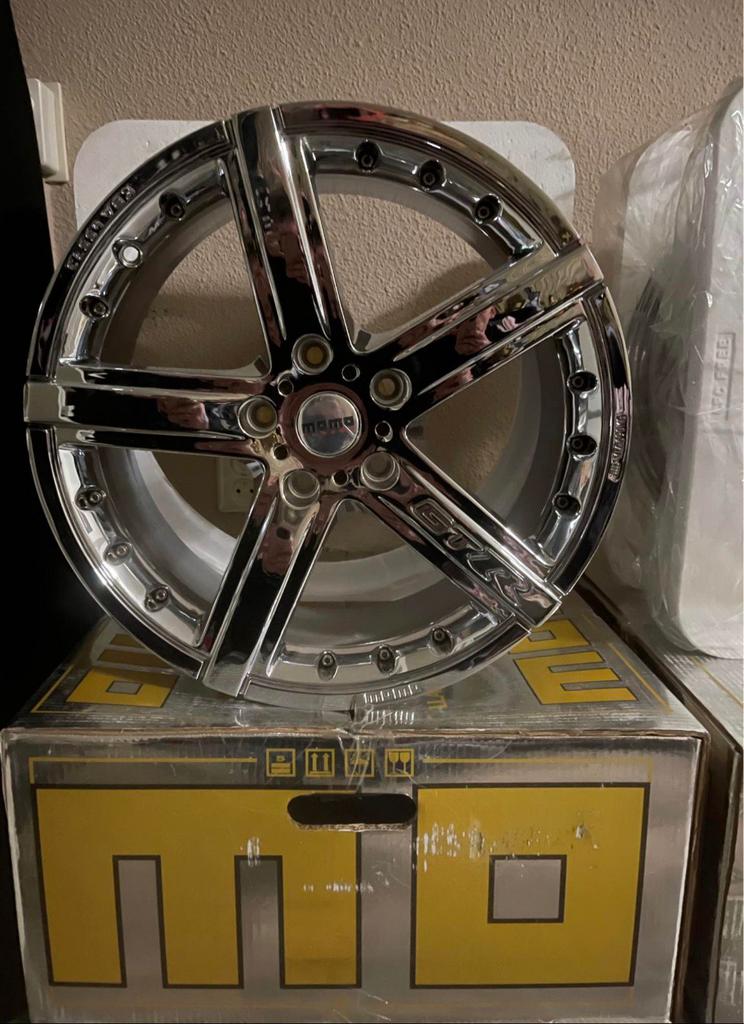 Momo gtr chrome velgen, Ophalen of Verzenden