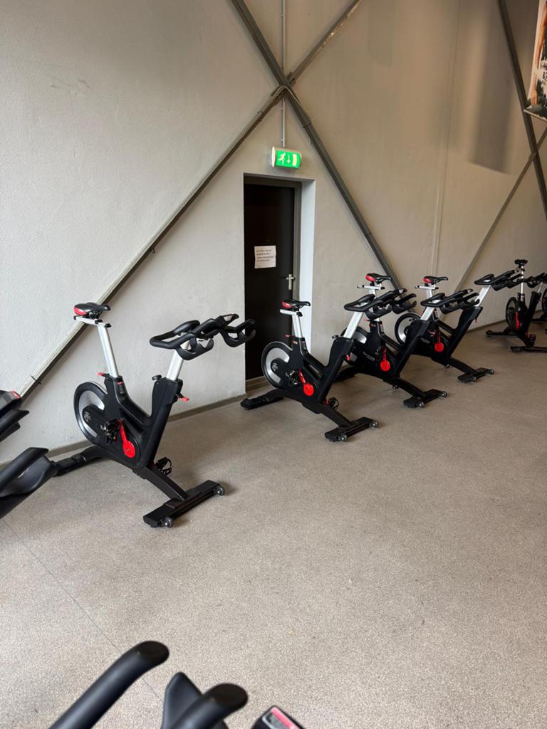 31 Tomahawk IC7 Spinningbikes/ Spinning fietsen/ Cycles, Sport en Fitness, Ophalen, Gebruikt, Overige typen, X