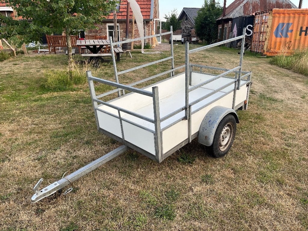 Aanhangwagen met rekken - Ideaal voor klussen, Ophalen, Zo goed als nieuw