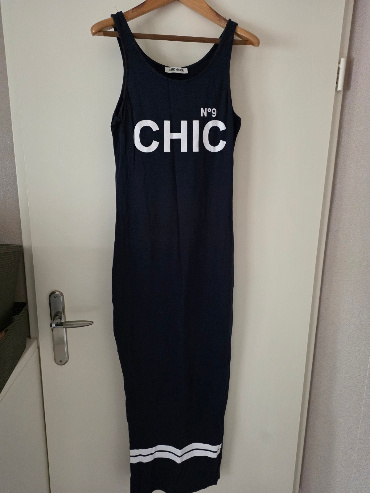 Donkerblauwe maxi jurk met 'CHIC' opdruk, Maat 38/40 (M), Blauw, Ophalen of Verzenden, Onder de knie