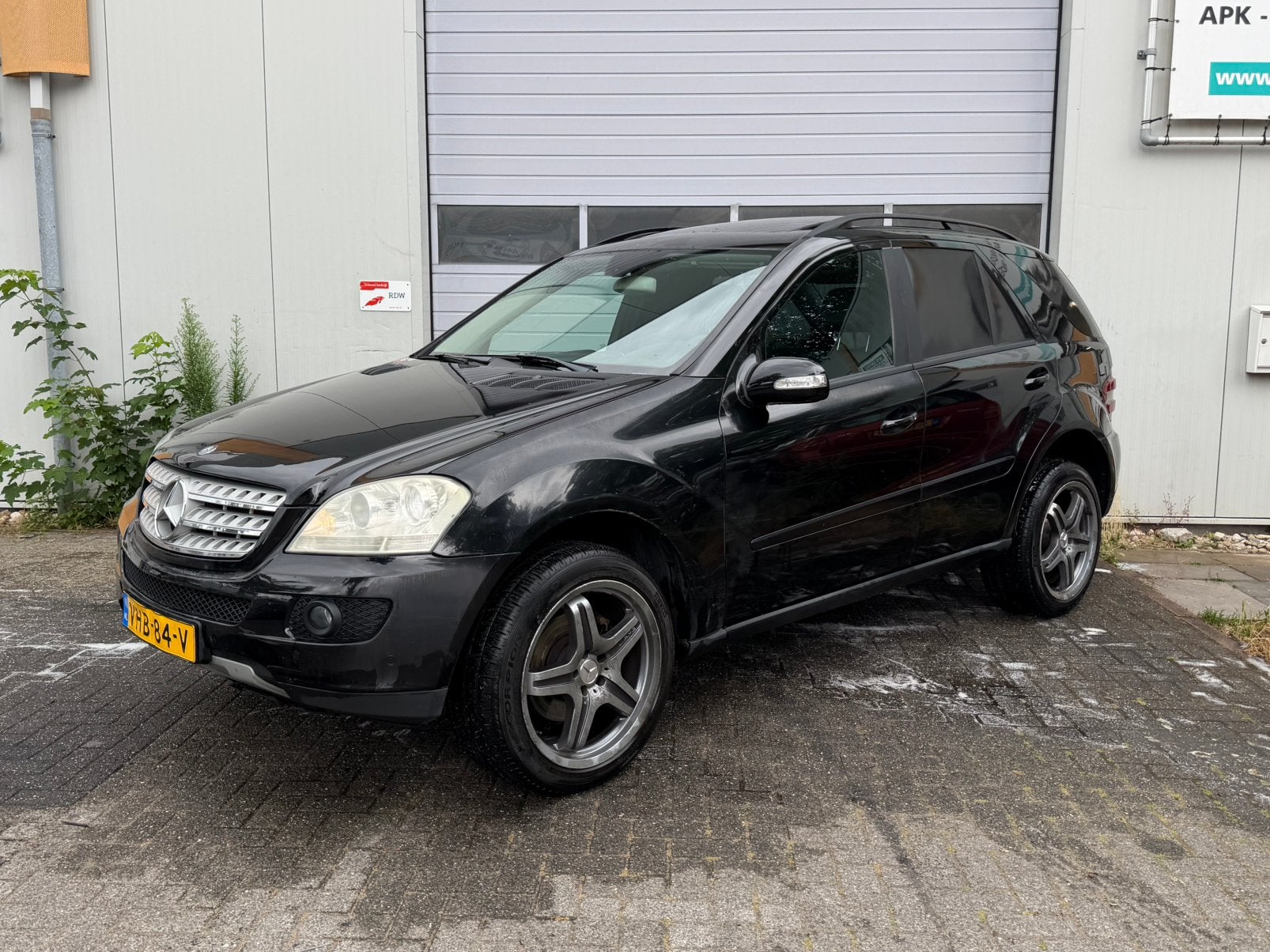 Mercedes-Benz ML 320 CDI / GRIJS KENTEKEN / LEER / SCHUIFDAK, Automaat, Zwart, Stoelverwarming, Bedrijf