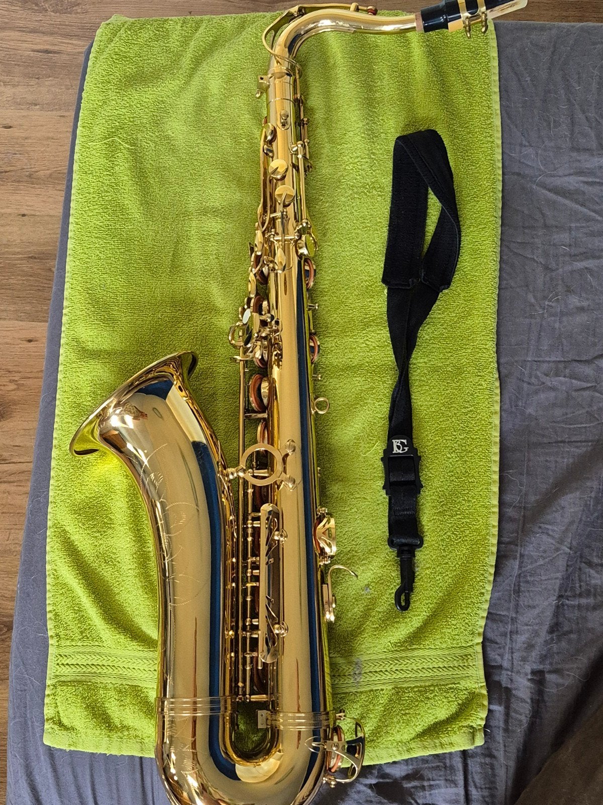 Tenorsaxofoon - compleet met draagriem, Muziek en Instrumenten, Blaasinstrumenten | Saxofoons, Ophalen, Gebruikt, Tenor