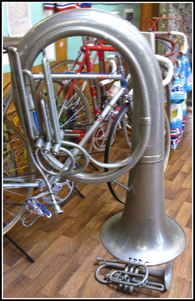 TUBA EN 2 KEER TROMPET VOOR DECORATIE, Ophalen, Gebruikt, Overige typen
