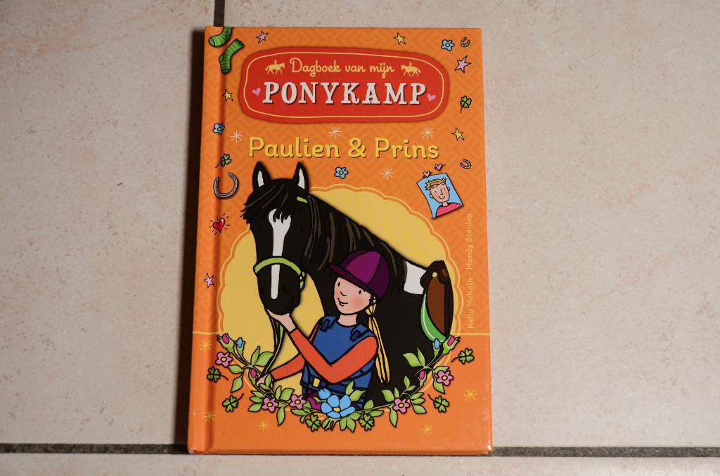 Dagboek van mijn Ponykamp Paulien & Prins / Kelly McCain, Ophalen of Verzenden, Zo goed als nieuw, Fictie algemeen