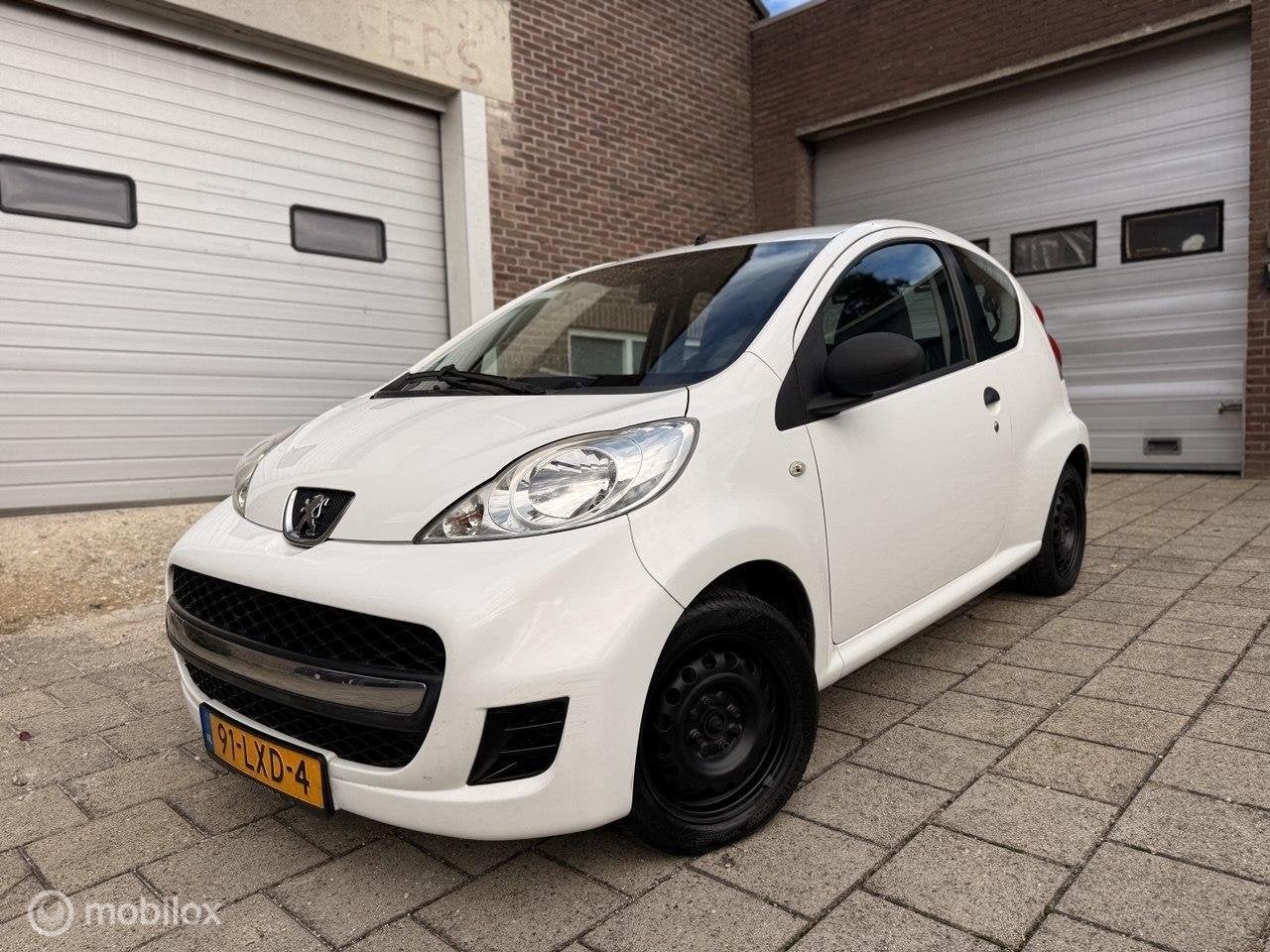 Peugeot 107 1.0-12V XR, Voorwielaandrijving, Gebruikt, ABS, 4 stoelen