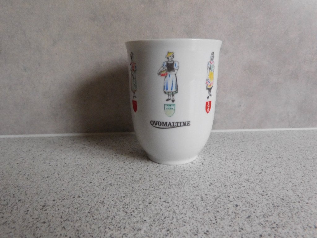 Mok 10x8 cm. Klederdracht Mosa, Overige merken, Zo goed als nieuw, Overige stijlen, Porselein