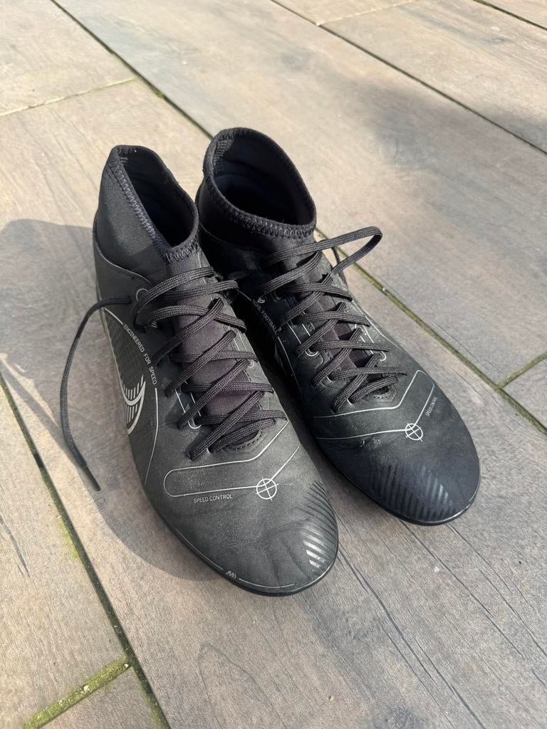6 paar Voetbalschoenen maat 42 43 en 44 f50 adidas, Maat XS of kleiner, Ophalen of Verzenden, Zo goed als nieuw, Schoenen