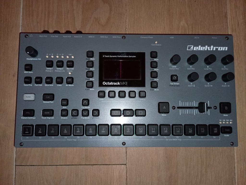 Elektron Octatrack MKII met kabels en gigbag, Muziek en Instrumenten, Samplers, Ophalen of Verzenden, Zo goed als nieuw