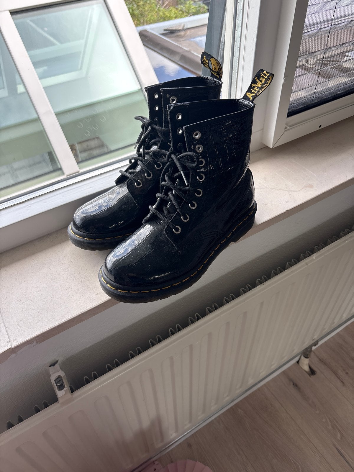 Dr. Martens 1460 Pascal Croc Emboss Laarzen Zwart Maat 38, Zwart, Lage of Enkellaarzen, Ophalen of Verzenden, Zo goed als nieuw