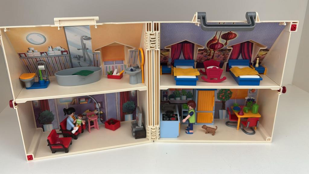 Playmobil (meeneempoppen)Huis 5167 met meubels en Figuren, Ophalen of Verzenden, Gebruikt, Complete set