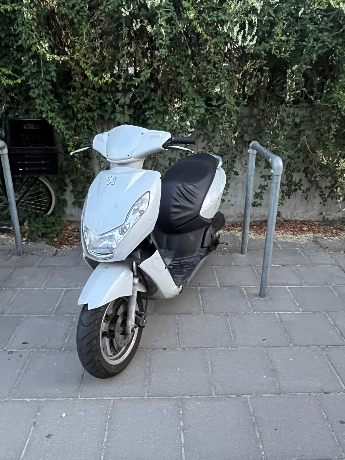 Peugeot kisbee 100cc, Fietsen en Brommers, Scooters | Kymco, Ophalen, Gebruikt, Overige modellen, 100 cc