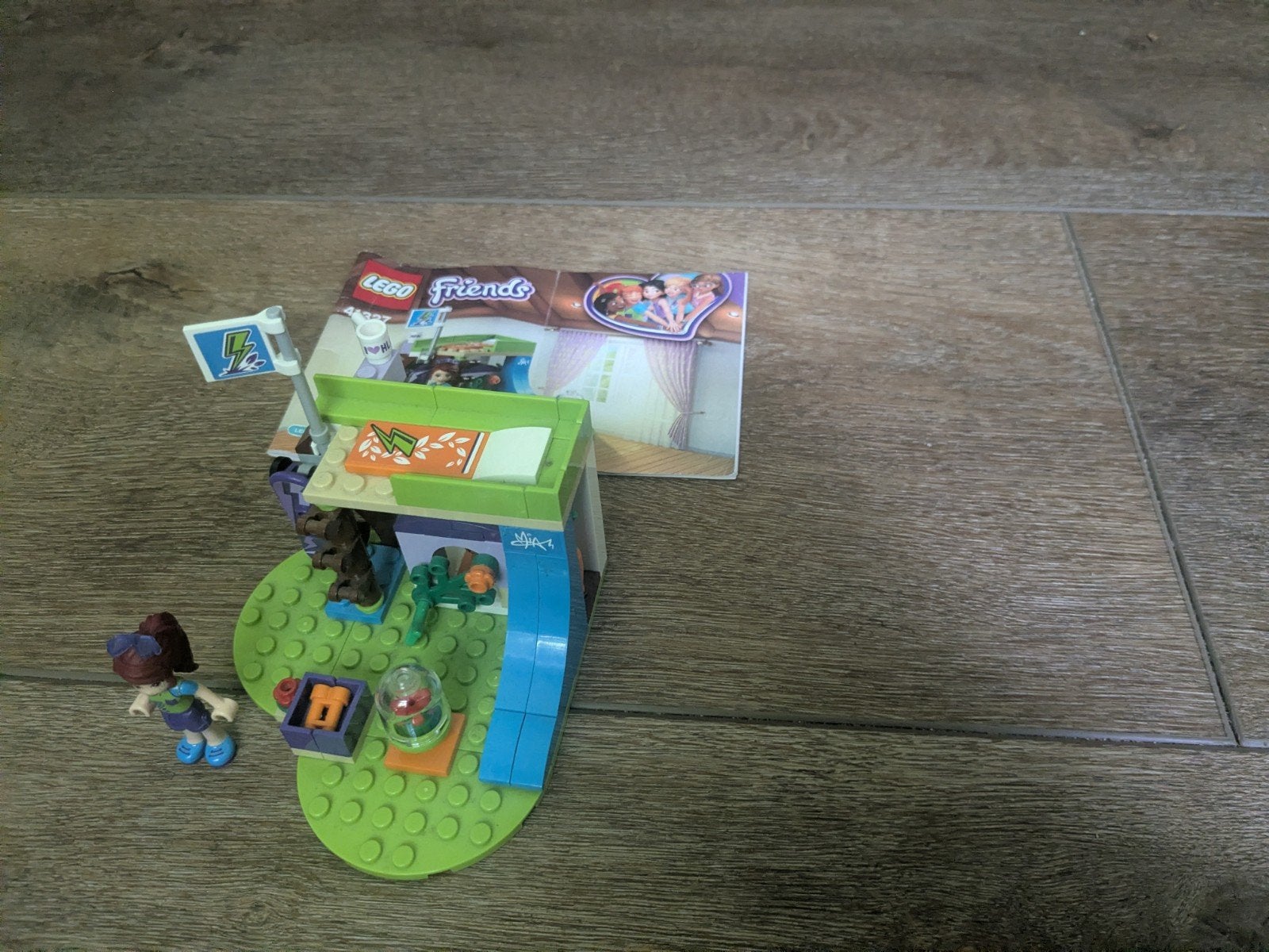 Lego Friends 41327 Mia's skate boomhut slaapkamer, Ophalen of Verzenden, Zo goed als nieuw